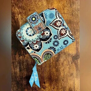 Vera Bradley | ladies bifold wallet
